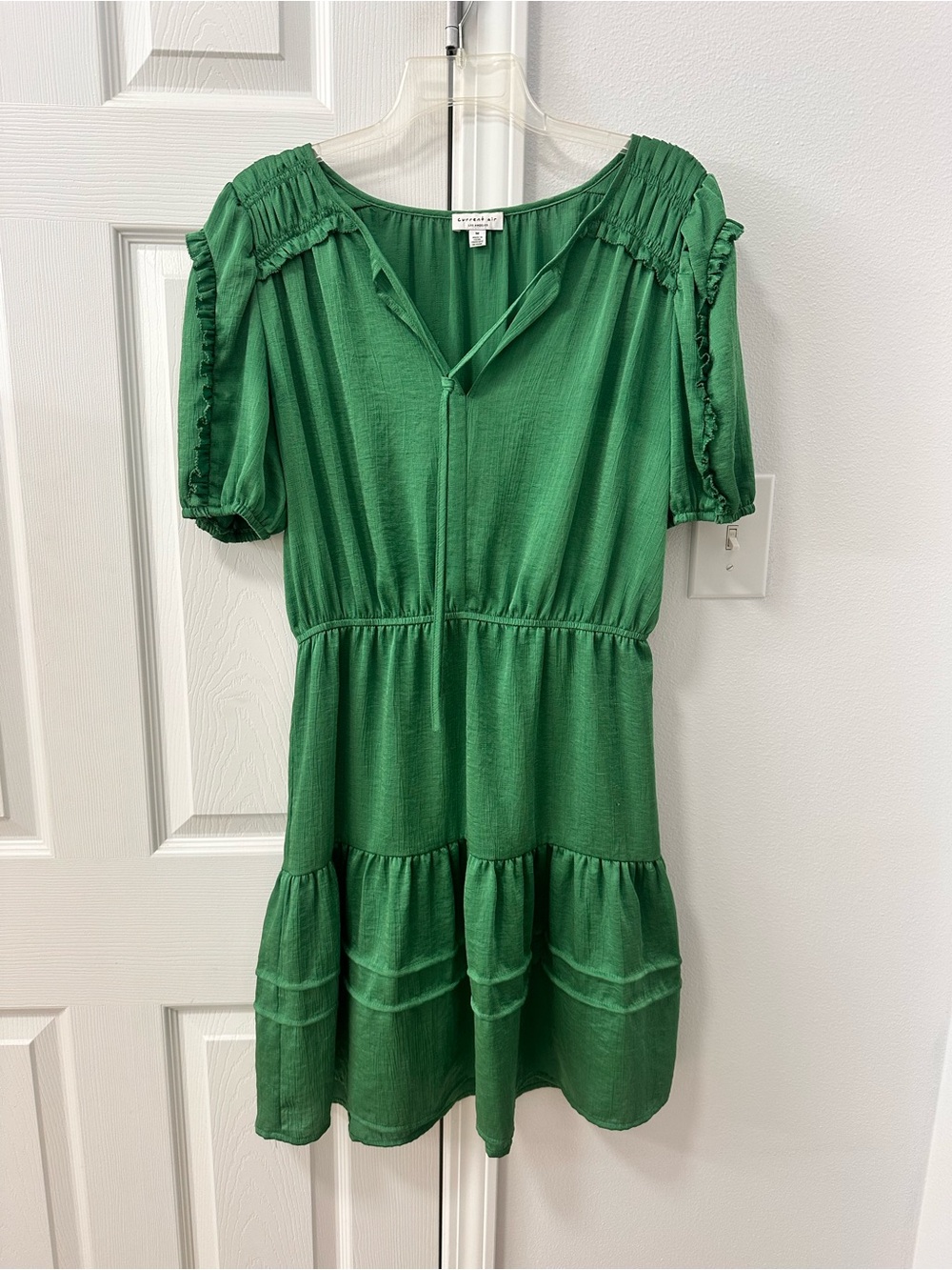 Current Air Emerald Green Tiered Short-Sleeve Dress size Medium